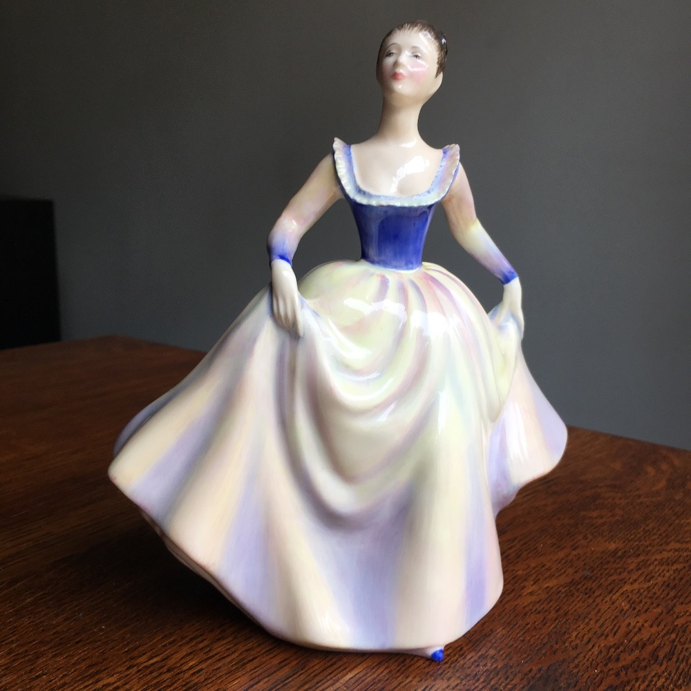 Royal Doulton Figurine | Lisa 1968